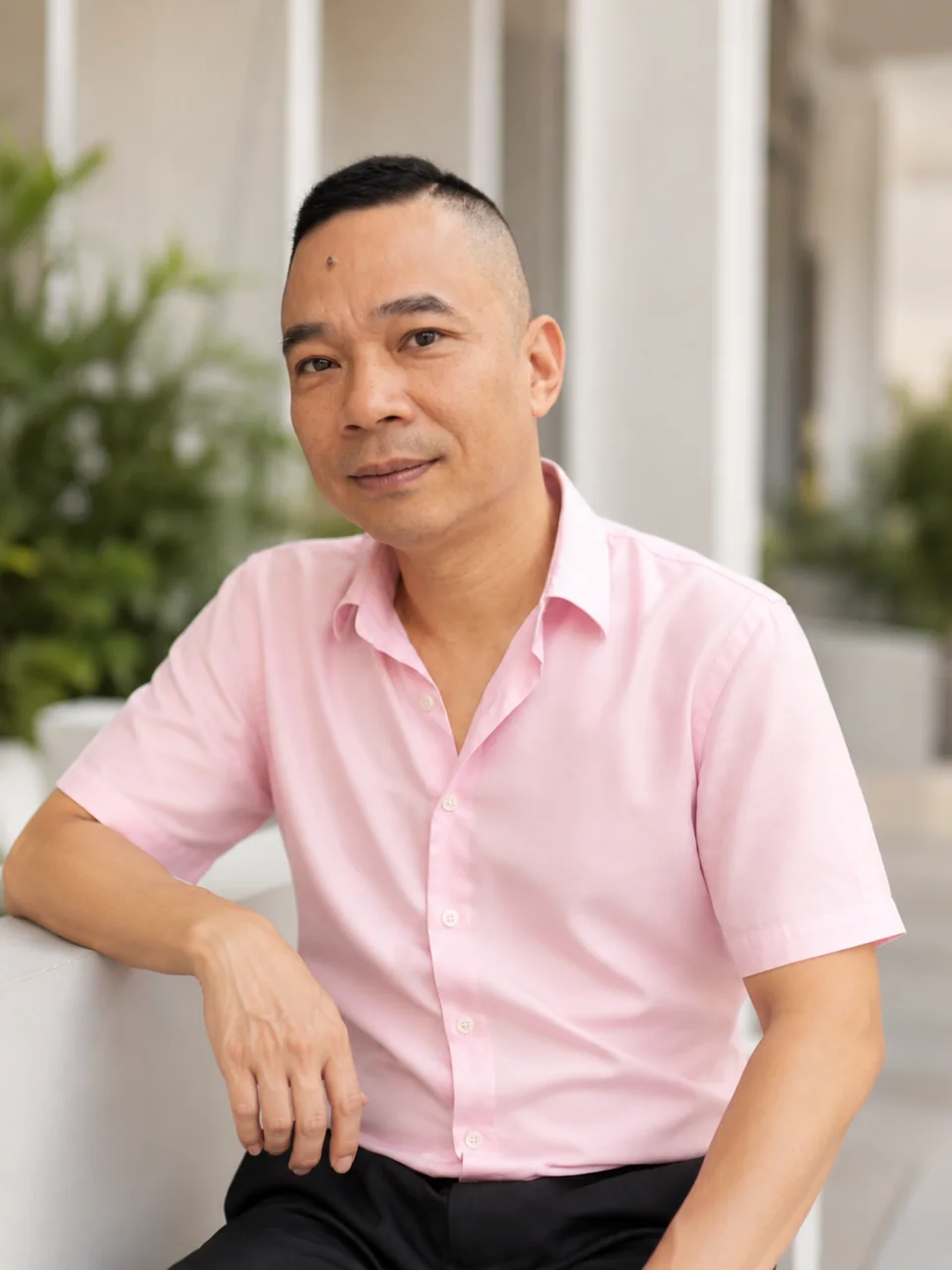 Mao Harvey,材料工程师,30 年经验,可根据客户需求提出定制配方。现任中国塑料材料协会名誉会长。